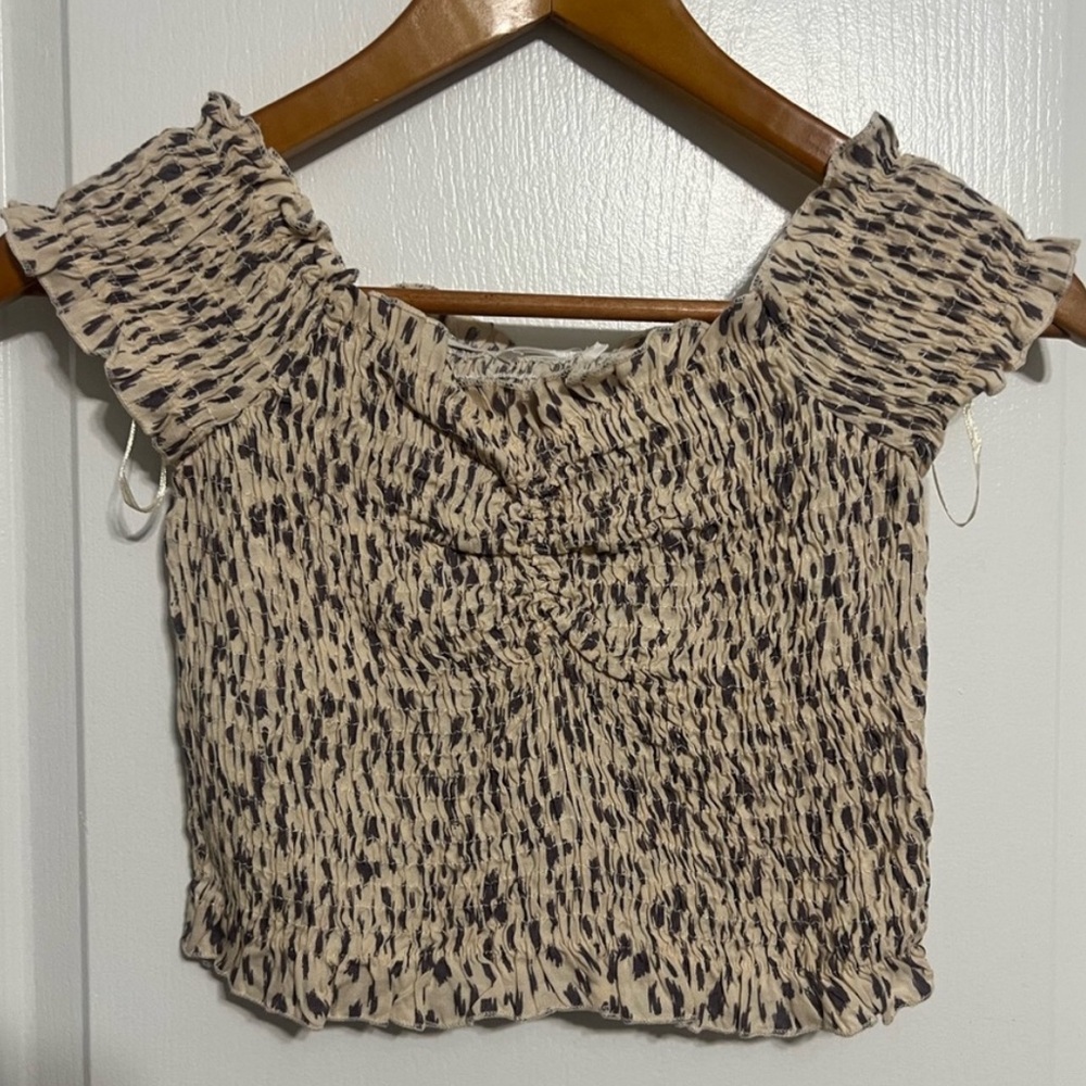 NWT Salty lemon Women's Off-Shoulder Ruched Crop Top